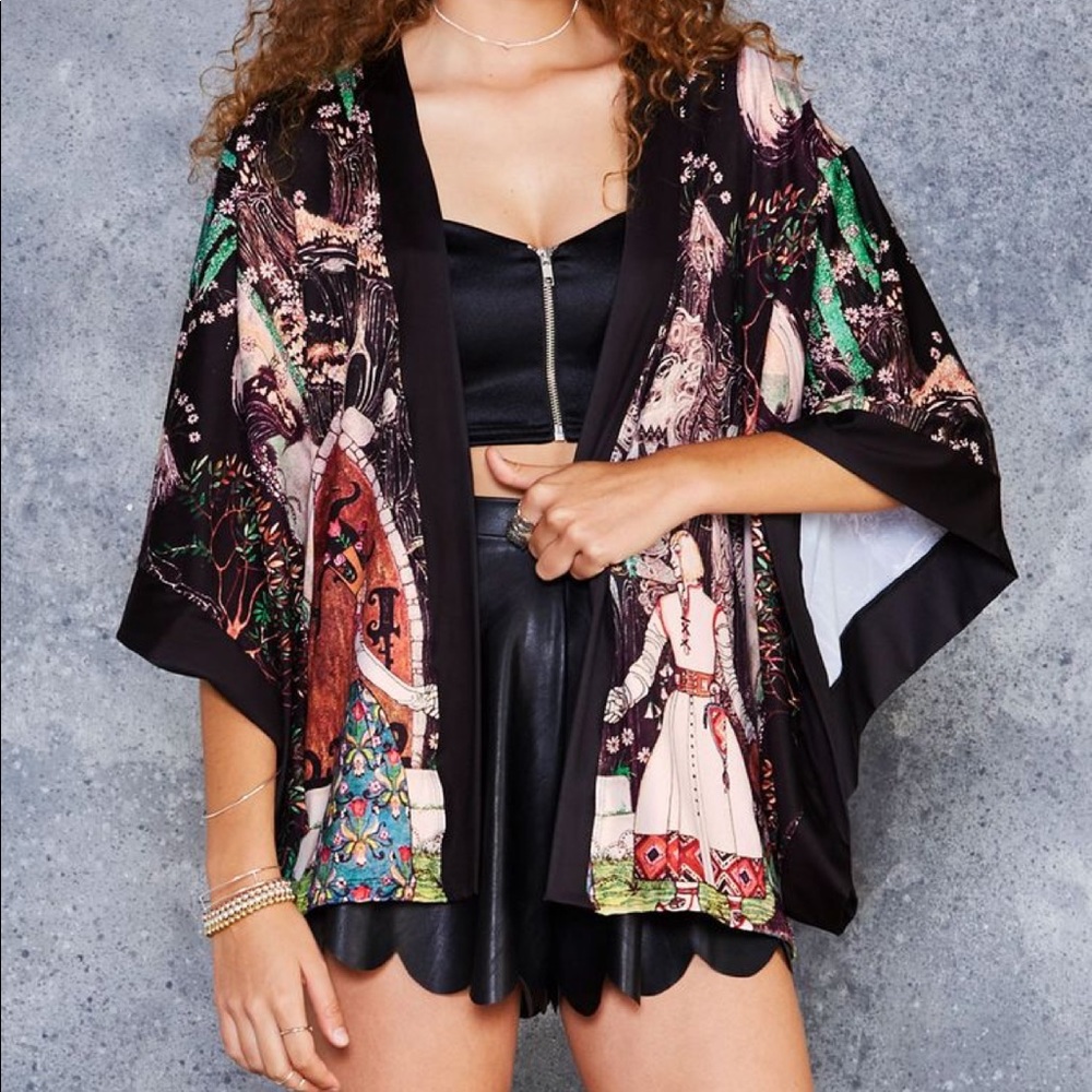 Blackmilk The Wolf Is Waiting Kimono